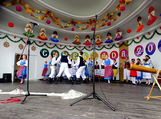 ZPiT ZL otworzył w Sopocie „Cepeliadę” i prezentował się niczym „Mazowsze”. Gigantyczna galeria zdjęć!