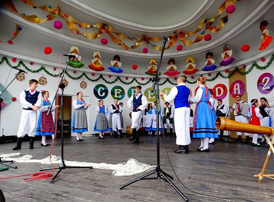 ZPiT ZL otworzył w Sopocie „Cepeliadę” i prezentował się niczym „Mazowsze”. Gigantyczna galeria zdjęć!