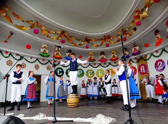 ZPiT ZL otworzył w Sopocie „Cepeliadę” i prezentował się niczym „Mazowsze”. Gigantyczna galeria zdjęć!