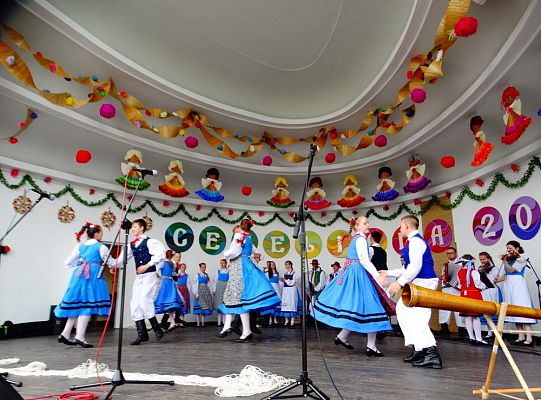 ZPiT ZL otworzył w Sopocie „Cepeliadę” i prezentował się niczym „Mazowsze”. Gigantyczna galeria zdjęć!