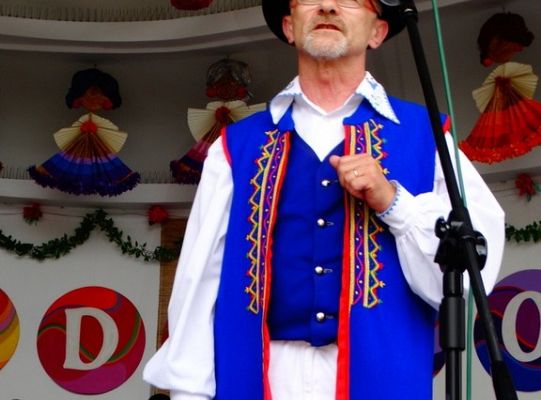 ZPiT ZL otworzył w Sopocie „Cepeliadę” i prezentował się niczym „Mazowsze”. Gigantyczna galeria zdjęć!