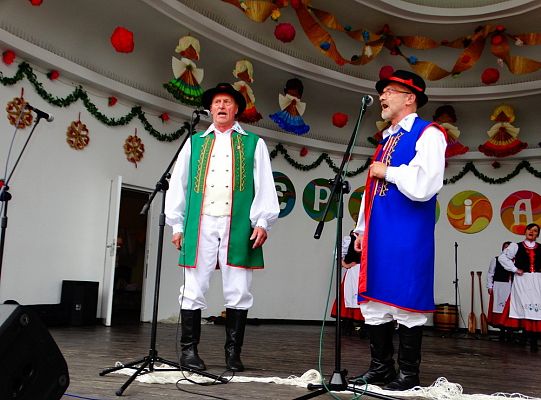 ZPiT ZL otworzył w Sopocie „Cepeliadę” i prezentował się niczym „Mazowsze”. Gigantyczna galeria zdjęć!