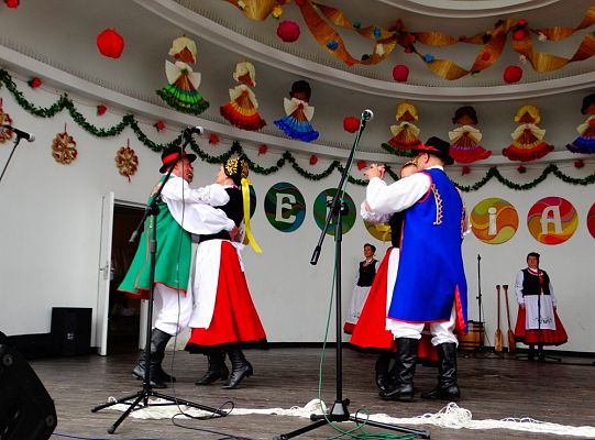 ZPiT ZL otworzył w Sopocie „Cepeliadę” i prezentował się niczym „Mazowsze”. Gigantyczna galeria zdjęć!