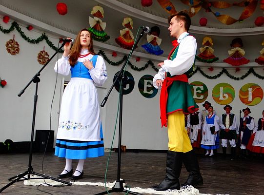 ZPiT ZL otworzył w Sopocie „Cepeliadę” i prezentował się niczym „Mazowsze”. Gigantyczna galeria zdjęć!