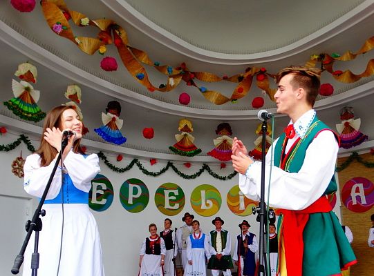 ZPiT ZL otworzył w Sopocie „Cepeliadę” i prezentował się niczym „Mazowsze”. Gigantyczna galeria zdjęć!