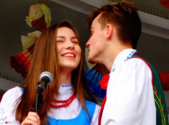 ZPiT ZL otworzył w Sopocie „Cepeliadę” i prezentował się niczym „Mazowsze”. Gigantyczna galeria zdjęć!