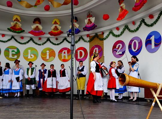 ZPiT ZL otworzył w Sopocie „Cepeliadę” i prezentował się niczym „Mazowsze”. Gigantyczna galeria zdjęć!