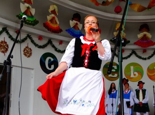 ZPiT ZL otworzył w Sopocie „Cepeliadę” i prezentował się niczym „Mazowsze”. Gigantyczna galeria zdjęć!