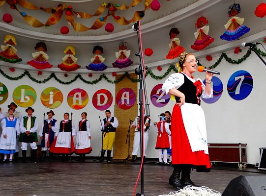 ZPiT ZL otworzył w Sopocie „Cepeliadę” i prezentował się niczym „Mazowsze”. Gigantyczna galeria zdjęć!