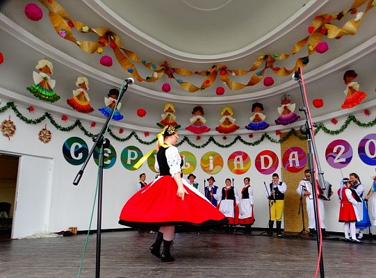 ZPiT ZL otworzył w Sopocie „Cepeliadę” i prezentował się niczym „Mazowsze”. Gigantyczna galeria zdjęć!