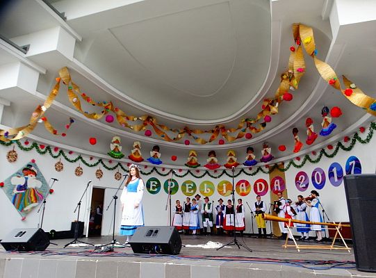 ZPiT ZL otworzył w Sopocie „Cepeliadę” i prezentował się niczym „Mazowsze”. Gigantyczna galeria zdjęć!