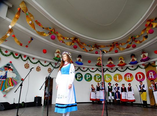 ZPiT ZL otworzył w Sopocie „Cepeliadę” i prezentował się niczym „Mazowsze”. Gigantyczna galeria zdjęć!