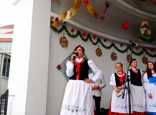 ZPiT ZL otworzył w Sopocie „Cepeliadę” i prezentował się niczym „Mazowsze”. Gigantyczna galeria zdjęć!