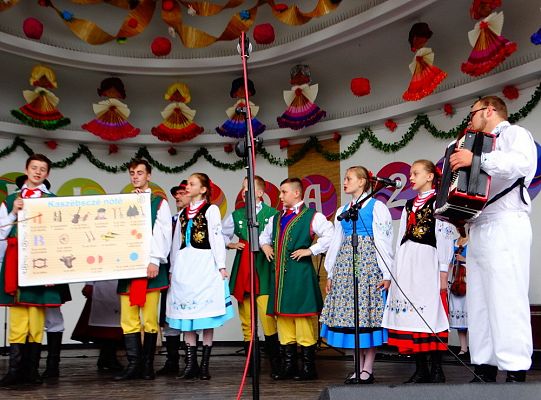 ZPiT ZL otworzył w Sopocie „Cepeliadę” i prezentował się niczym „Mazowsze”. Gigantyczna galeria zdjęć!