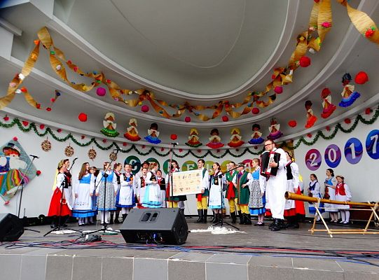 ZPiT ZL otworzył w Sopocie „Cepeliadę” i prezentował się niczym „Mazowsze”. Gigantyczna galeria zdjęć!