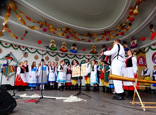 ZPiT ZL otworzył w Sopocie „Cepeliadę” i prezentował się niczym „Mazowsze”. Gigantyczna galeria zdjęć!