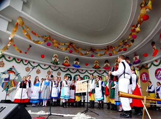 ZPiT ZL otworzył w Sopocie „Cepeliadę” i prezentował się niczym „Mazowsze”. Gigantyczna galeria zdjęć!