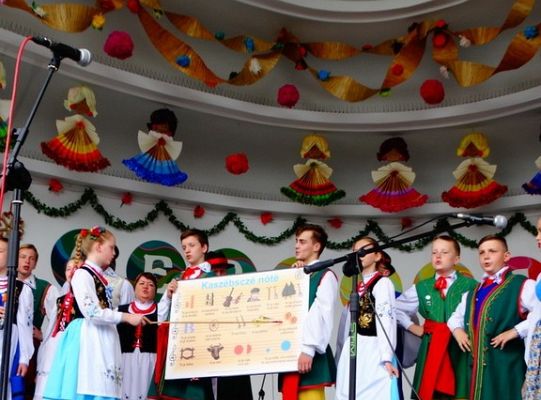 ZPiT ZL otworzył w Sopocie „Cepeliadę” i prezentował się niczym „Mazowsze”. Gigantyczna galeria zdjęć!