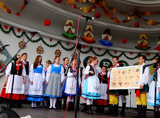 ZPiT ZL otworzył w Sopocie „Cepeliadę” i prezentował się niczym „Mazowsze”. Gigantyczna galeria zdjęć!