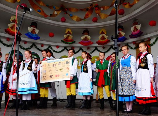 ZPiT ZL otworzył w Sopocie „Cepeliadę” i prezentował się niczym „Mazowsze”. Gigantyczna galeria zdjęć!