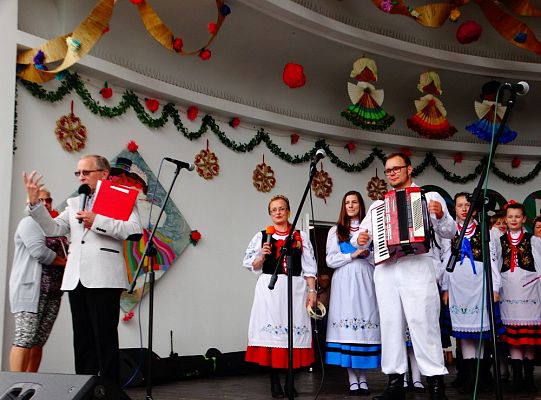 ZPiT ZL otworzył w Sopocie „Cepeliadę” i prezentował się niczym „Mazowsze”. Gigantyczna galeria zdjęć!