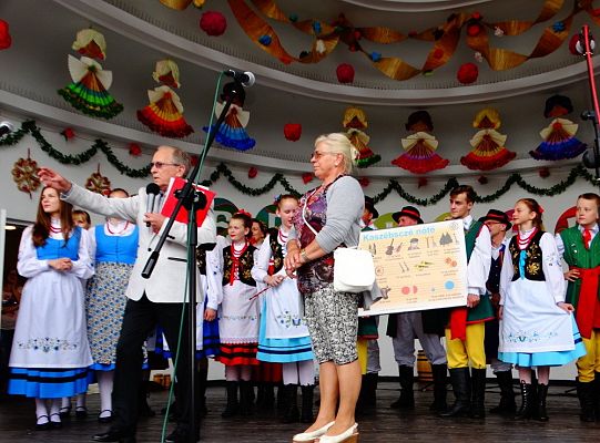 ZPiT ZL otworzył w Sopocie „Cepeliadę” i prezentował się niczym „Mazowsze”. Gigantyczna galeria zdjęć!