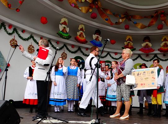 ZPiT ZL otworzył w Sopocie „Cepeliadę” i prezentował się niczym „Mazowsze”. Gigantyczna galeria zdjęć!