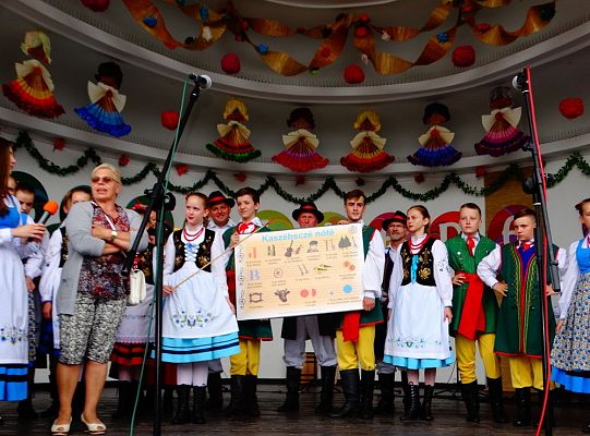 ZPiT ZL otworzył w Sopocie „Cepeliadę” i prezentował się niczym „Mazowsze”. Gigantyczna galeria zdjęć!