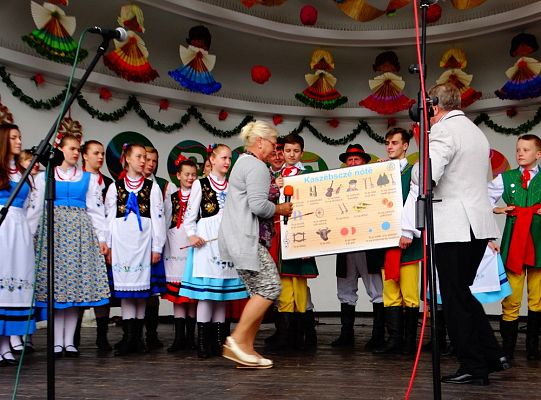 ZPiT ZL otworzył w Sopocie „Cepeliadę” i prezentował się niczym „Mazowsze”. Gigantyczna galeria zdjęć!