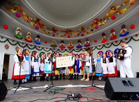 ZPiT ZL otworzył w Sopocie „Cepeliadę” i prezentował się niczym „Mazowsze”. Gigantyczna galeria zdjęć!