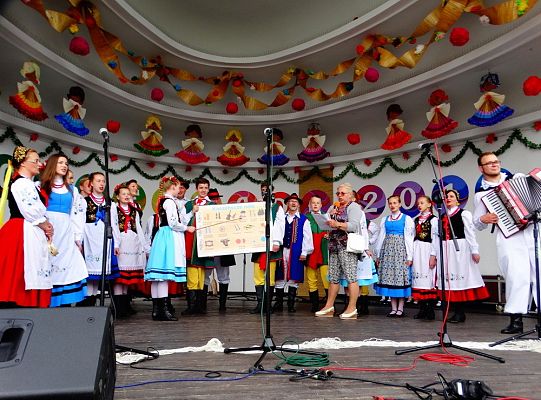 ZPiT ZL otworzył w Sopocie „Cepeliadę” i prezentował się niczym „Mazowsze”. Gigantyczna galeria zdjęć!