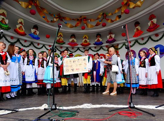 ZPiT ZL otworzył w Sopocie „Cepeliadę” i prezentował się niczym „Mazowsze”. Gigantyczna galeria zdjęć!