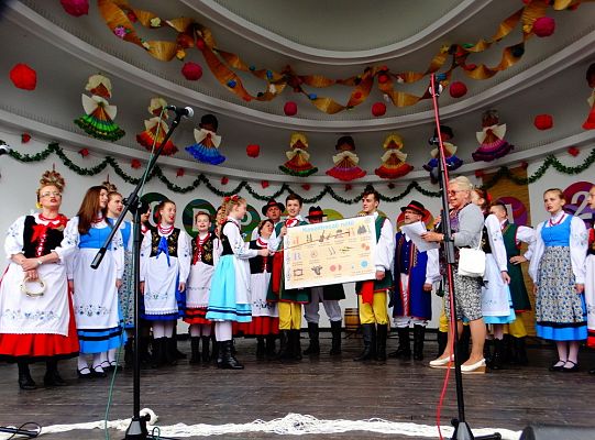 ZPiT ZL otworzył w Sopocie „Cepeliadę” i prezentował się niczym „Mazowsze”. Gigantyczna galeria zdjęć!