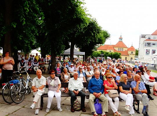 ZPiT ZL otworzył w Sopocie „Cepeliadę” i prezentował się niczym „Mazowsze”. Gigantyczna galeria zdjęć!