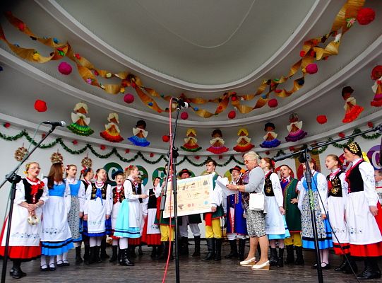 ZPiT ZL otworzył w Sopocie „Cepeliadę” i prezentował się niczym „Mazowsze”. Gigantyczna galeria zdjęć!