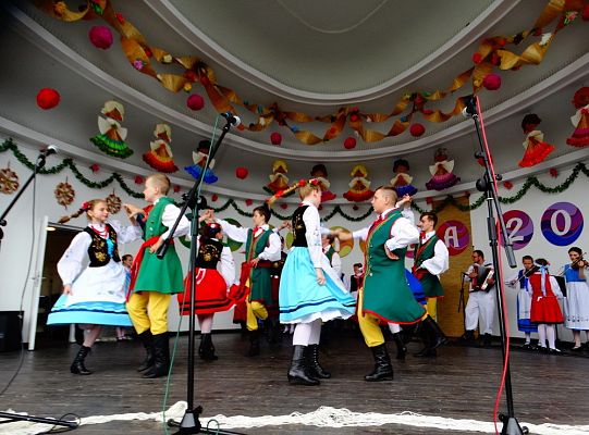 ZPiT ZL otworzył w Sopocie „Cepeliadę” i prezentował się niczym „Mazowsze”. Gigantyczna galeria zdjęć!