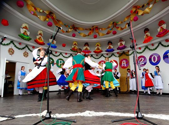 ZPiT ZL otworzył w Sopocie „Cepeliadę” i prezentował się niczym „Mazowsze”. Gigantyczna galeria zdjęć!