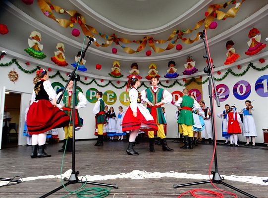 ZPiT ZL otworzył w Sopocie „Cepeliadę” i prezentował się niczym „Mazowsze”. Gigantyczna galeria zdjęć!