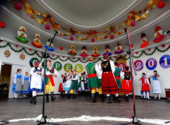 ZPiT ZL otworzył w Sopocie „Cepeliadę” i prezentował się niczym „Mazowsze”. Gigantyczna galeria zdjęć!