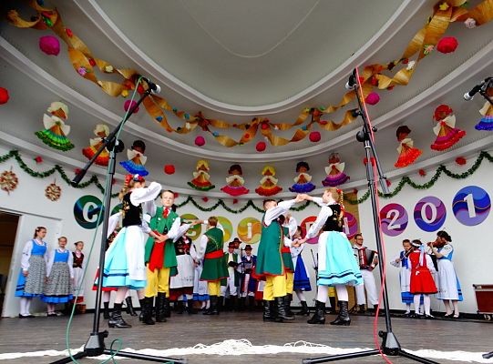 ZPiT ZL otworzył w Sopocie „Cepeliadę” i prezentował się niczym „Mazowsze”. Gigantyczna galeria zdjęć!