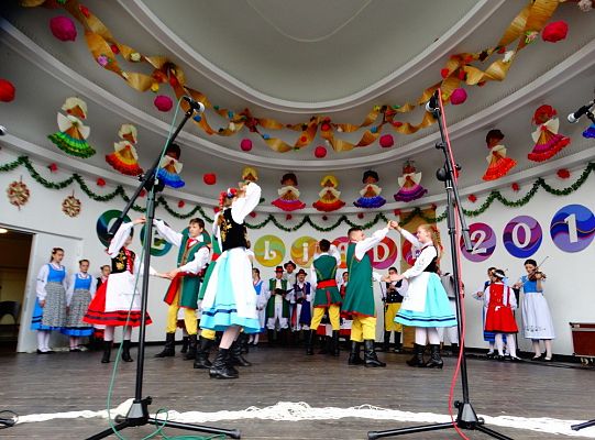 ZPiT ZL otworzył w Sopocie „Cepeliadę” i prezentował się niczym „Mazowsze”. Gigantyczna galeria zdjęć!