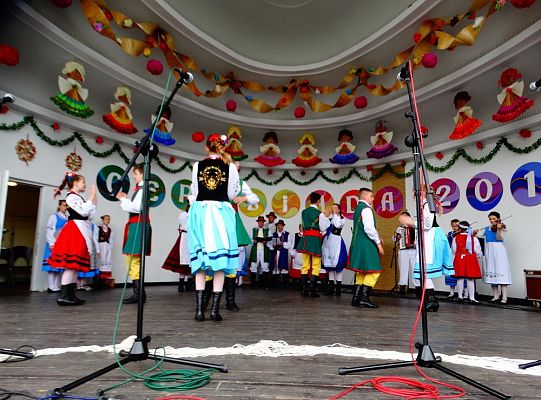 ZPiT ZL otworzył w Sopocie „Cepeliadę” i prezentował się niczym „Mazowsze”. Gigantyczna galeria zdjęć!