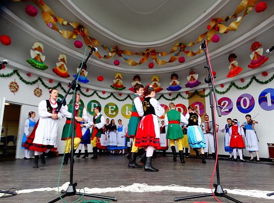 ZPiT ZL otworzył w Sopocie „Cepeliadę” i prezentował się niczym „Mazowsze”. Gigantyczna galeria zdjęć!