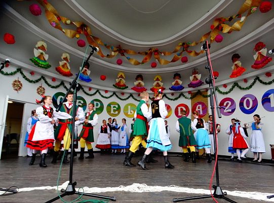 ZPiT ZL otworzył w Sopocie „Cepeliadę” i prezentował się niczym „Mazowsze”. Gigantyczna galeria zdjęć!