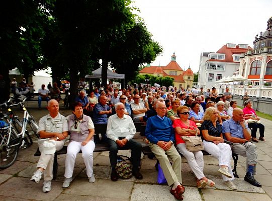 ZPiT ZL otworzył w Sopocie „Cepeliadę” i prezentował się niczym „Mazowsze”. Gigantyczna galeria zdjęć!