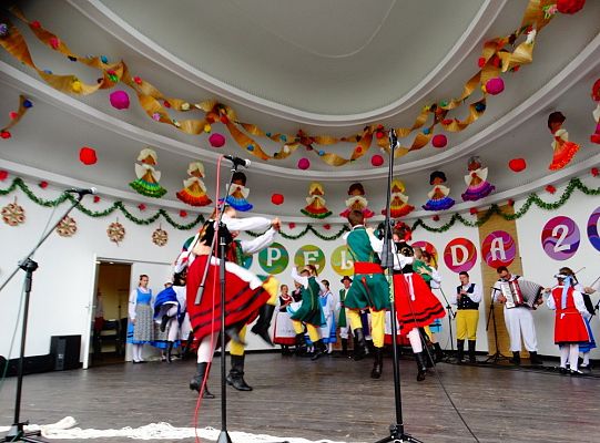 ZPiT ZL otworzył w Sopocie „Cepeliadę” i prezentował się niczym „Mazowsze”. Gigantyczna galeria zdjęć!