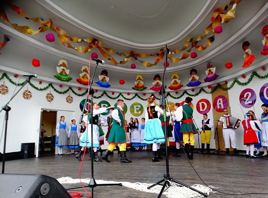 ZPiT ZL otworzył w Sopocie „Cepeliadę” i prezentował się niczym „Mazowsze”. Gigantyczna galeria zdjęć!