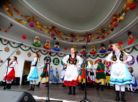 ZPiT ZL otworzył w Sopocie „Cepeliadę” i prezentował się niczym „Mazowsze”. Gigantyczna galeria zdjęć!