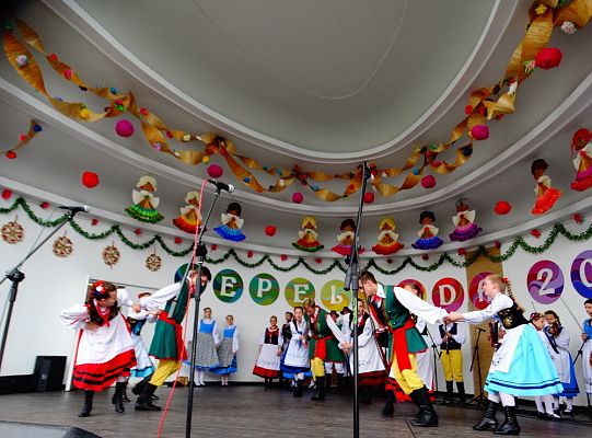 ZPiT ZL otworzył w Sopocie „Cepeliadę” i prezentował się niczym „Mazowsze”. Gigantyczna galeria zdjęć!