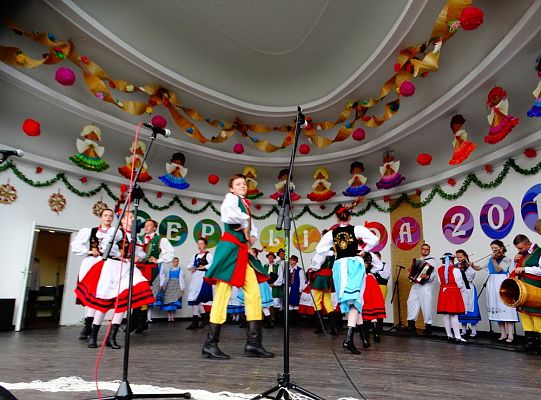 ZPiT ZL otworzył w Sopocie „Cepeliadę” i prezentował się niczym „Mazowsze”. Gigantyczna galeria zdjęć!